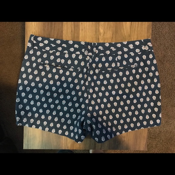 Brand new Gap shorts! - Picture 2 of 4